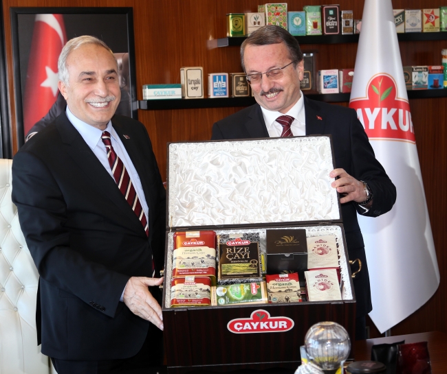 Gıda, Tarım ve Hayvancılık Bakanı Ahmet Eşref Fakıbaba: Çay sadece Rize için değil, tüm Türkiye için çok önemli